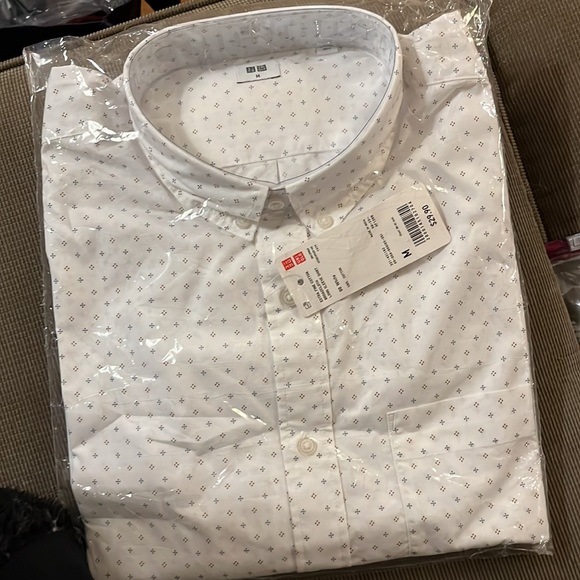 Uniqlo Other - Uniqlo button down NWT
